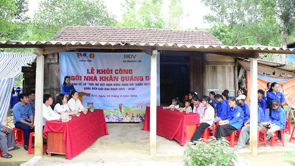 Khởi công Ngôi nhà khăn quàng đỏ cho thiếu nhi vùng biên Khởi công Ngôi nhà khăn quàng đỏ cho thiếu nhi vùng biên