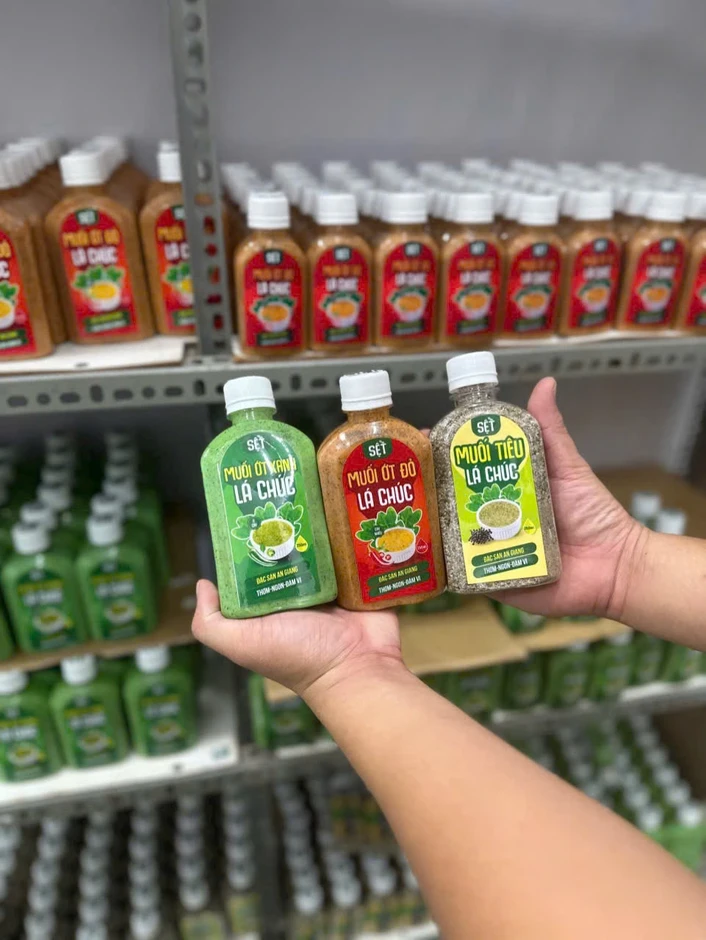 Khởi nghiệp với lá chúc, chàng trai miền Tây thu nhập hơn 20 triệu đồng/tháng Khởi nghiệp với lá chúc, chàng trai miền Tây thu nhập hơn 20 triệu đồng/tháng