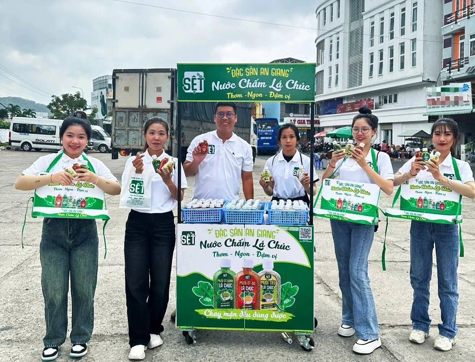 Khởi nghiệp với lá chúc, chàng trai miền Tây thu nhập hơn 20 triệu đồng/tháng Khởi nghiệp với lá chúc, chàng trai miền Tây thu nhập hơn 20 triệu đồng/tháng