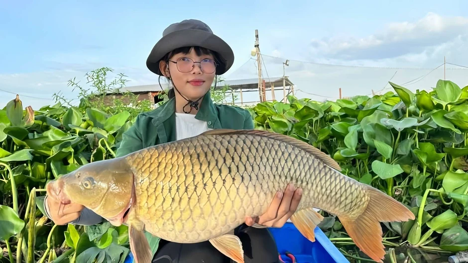 Không cà phê hay mua sắm, cô gái 27 tuổi lại thích ngồi câu cá hàng giờ Không cà phê hay mua sắm, cô gái 27 tuổi lại thích ngồi câu cá hàng giờ