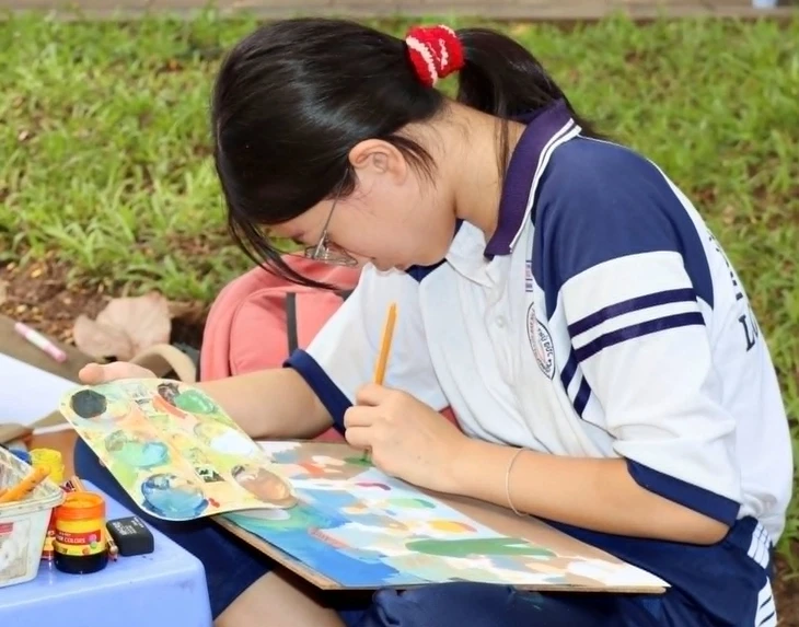 Không giao trẻ em cho mạng xã hội: 'Lướt một lúc là hết cả ngày' Không giao trẻ em cho mạng xã hội: 'Lướt một lúc là hết cả ngày'