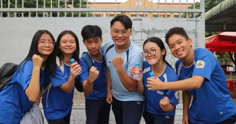 Không phải thí sinh vẫn tự đến điểm thi lớp 10 vì điều này...