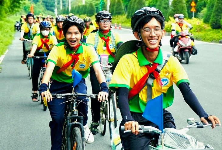 Không thể giao trẻ em cho mạng xã hội: Kinh nghiệm nào từ Úc cho Việt Nam? Không thể giao trẻ em cho mạng xã hội: Kinh nghiệm nào từ Úc cho Việt Nam?