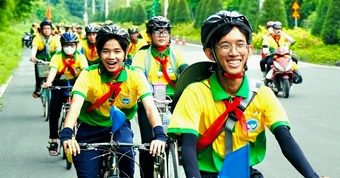 Không thể giao trẻ em cho mạng xã hội: Kinh nghiệm nào từ Úc cho Việt Nam?
