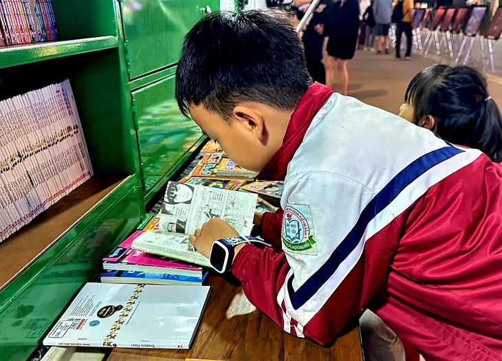 Không thể giao trẻ em cho mạng xã hội: Phẫn nộ bi kịch trẻ thơ bị dùng để câu view, bán hàng Không thể giao trẻ em cho mạng xã hội: Phẫn nộ bi kịch trẻ thơ bị dùng để câu view, bán hàng