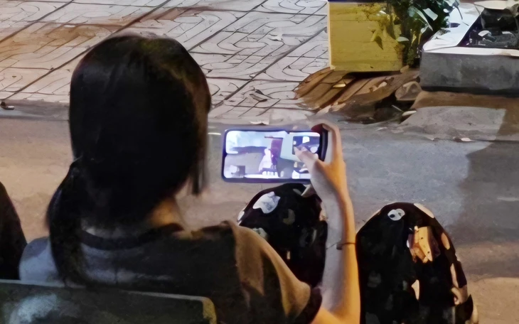 Khủng hoảng tâm lý, thứ làm dịu cơn đau không nằm trong màn hình