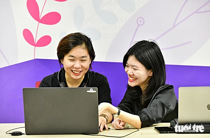 Khuyết tật nhưng không ở lại phía sau: Cô gái nhiều tự ti trở thành nữ chuyên viên đặc biệt Khuyết tật nhưng không ở lại phía sau: Cô gái nhiều tự ti trở thành nữ chuyên viên đặc biệt