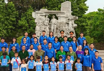 Kỷ niệm 75 năm Ngày Bác Hồ đến thăm và tặng thơ Thanh niên xung phong
