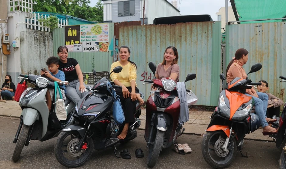 Kỳ thi lớp 10, nhà cách trường 10 phút vẫn đưa con đi từ 5 giờ sáng Kỳ thi lớp 10, nhà cách trường 10 phút vẫn đưa con đi từ 5 giờ sáng