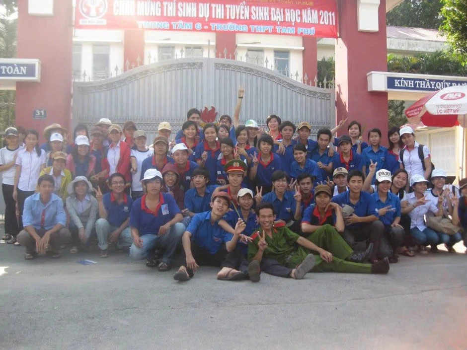 Ký ức dưới cơn mưa năm 2010 theo nam đại úy suốt cả thanh xuân Ký ức dưới cơn mưa năm 2010 theo nam đại úy suốt cả thanh xuân