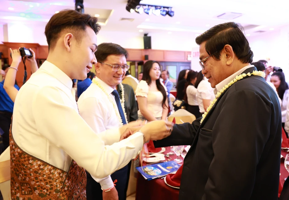 Lãnh đạo TPHCM chúc Tết cổ truyền sinh viên Lào, Campuchia Lãnh đạo TPHCM chúc Tết cổ truyền sinh viên Lào, Campuchia
