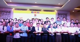 Lãnh đạo TPHCM chúc Tết cổ truyền sinh viên Lào, Campuchia