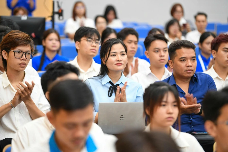 Làm sao để AI thành trợ lý đắc lực của cán bộ Hội Sinh viên? Làm sao để AI thành trợ lý đắc lực của cán bộ Hội Sinh viên?