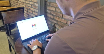 Làm sao để biết email, mật khẩu của mình có đang 'trôi nổi' trên 'chợ đen'?