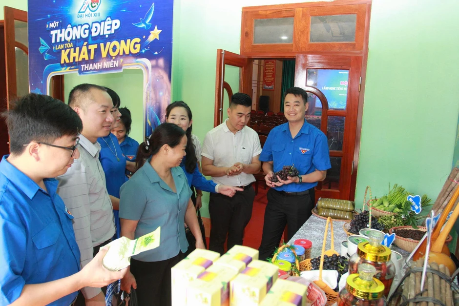Lắng nghe tiếng nói của thanh niên Lạng Sơn Lắng nghe tiếng nói của thanh niên Lạng Sơn