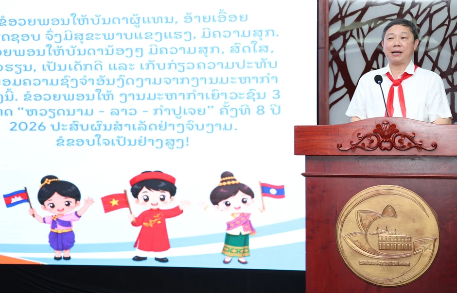 Lãnh đạo TPHCM gặp gỡ, chiêu đãi thiếu nhi ba nước Việt Nam - Lào - Campuchia Lãnh đạo TPHCM gặp gỡ, chiêu đãi thiếu nhi ba nước Việt Nam - Lào - Campuchia