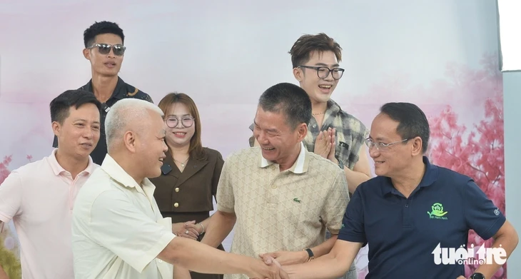 Livestream 'Tiếp sức hoa mặt trời': 11.000 sản phẩm đã được bán