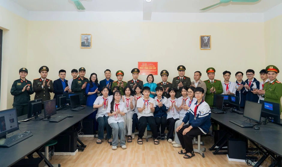 Loa thông minh tích hợp AI tuyên truyền pháp luật Loa thông minh tích hợp AI tuyên truyền pháp luật