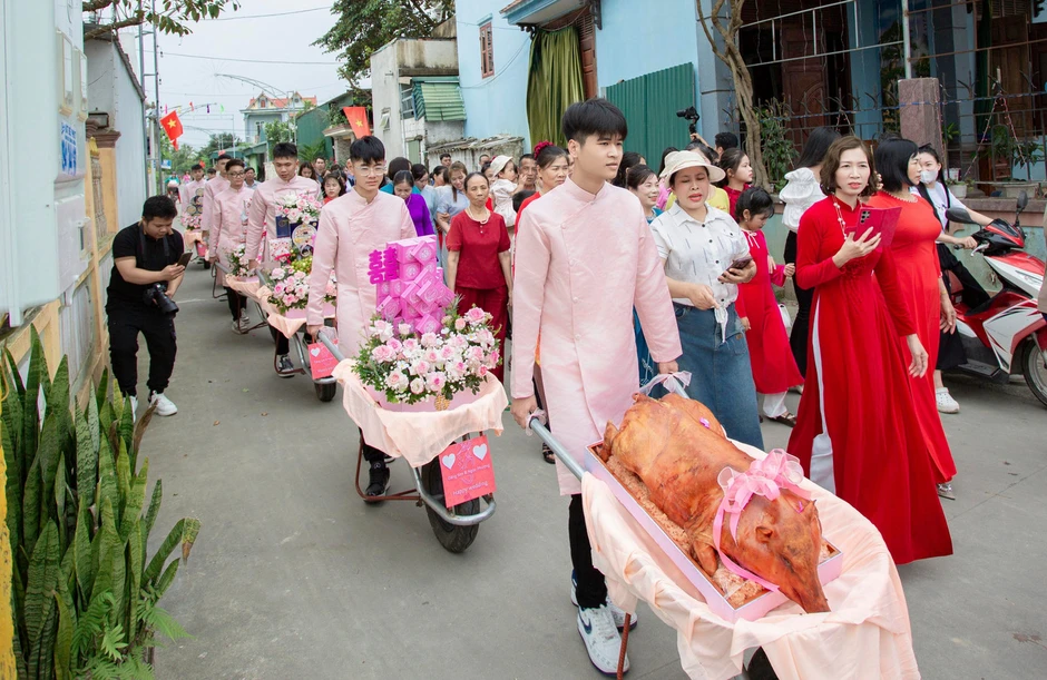 Màn ăn hỏi ‘độc nhất vô nhị’ của chú rể Thanh Hóa Màn ăn hỏi ‘độc nhất vô nhị’ của chú rể Thanh Hóa