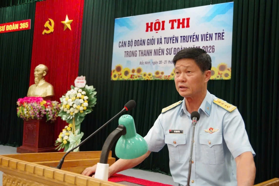Màn đua tài sôi nổi của các thủ lĩnh thanh niên Phòng không Màn đua tài sôi nổi của các thủ lĩnh thanh niên Phòng không
