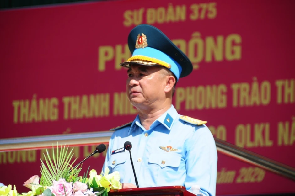 'Một giây cảnh giác bên pháo, tên lửa là một giây bình yên cho Tổ quốc' 'Một giây cảnh giác bên pháo, tên lửa là một giây bình yên cho Tổ quốc'
