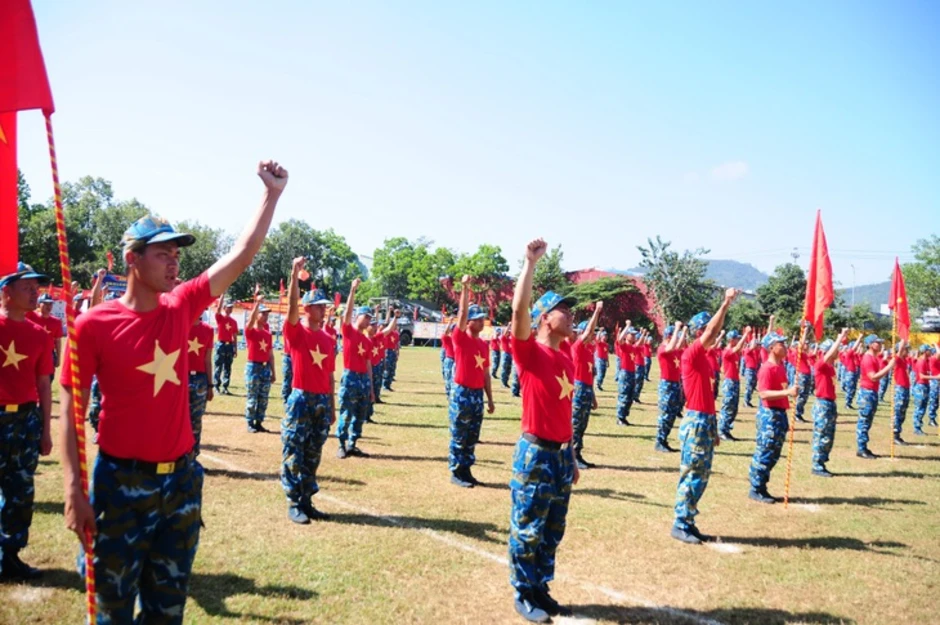 'Một giây cảnh giác bên pháo, tên lửa là một giây bình yên cho Tổ quốc' 'Một giây cảnh giác bên pháo, tên lửa là một giây bình yên cho Tổ quốc'