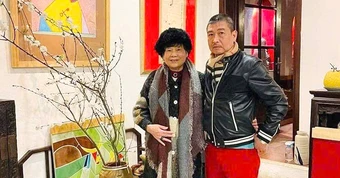 Mùi bánh quế thương nhớ của mẹ trong đời họa sĩ Lê Thiết Cương