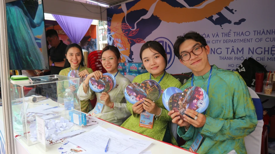 Muốn săn tour giá tốt giữa mùa giá leo thang, người trẻ tìm đến địa điểm này Muốn săn tour giá tốt giữa mùa giá leo thang, người trẻ tìm đến địa điểm này