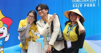 Muốn săn tour giá tốt giữa mùa giá leo thang, người trẻ tìm đến địa điểm này
