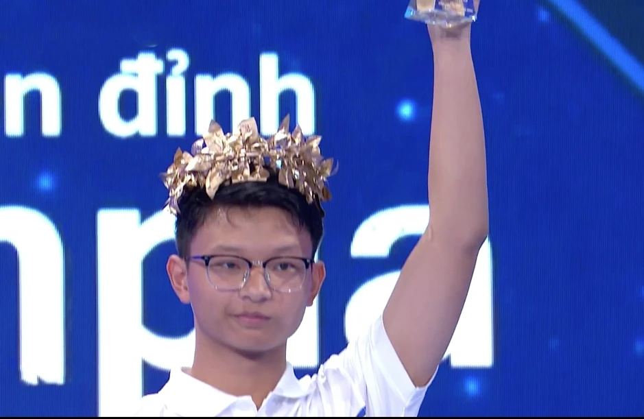 Nam sinh Hà Tĩnh giành vòng nguyệt quế Đường lên đỉnh Olympia với điểm số hơn 300 Nam sinh Hà Tĩnh giành vòng nguyệt quế Đường lên đỉnh Olympia với điểm số hơn 300
