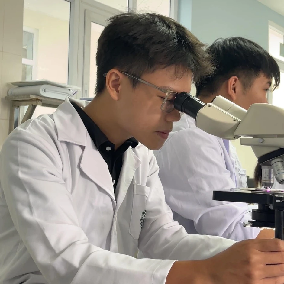 Nam sinh trường Y kể phút giành giật sự sống cho nạn nhân đuối nước Nam sinh trường Y kể phút giành giật sự sống cho nạn nhân đuối nước
