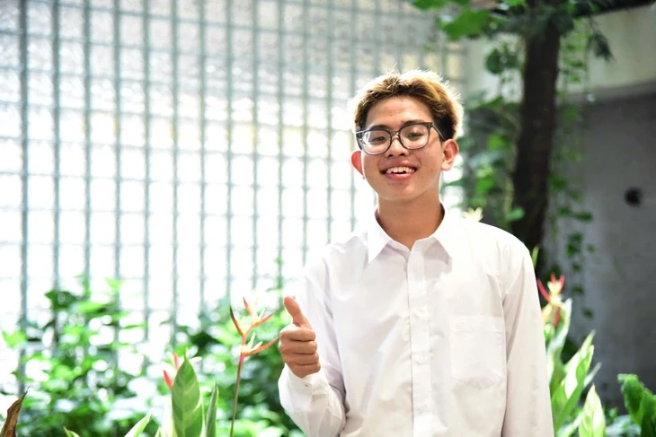 Nam sinh Văn Hiến từng nhuộm tóc, làm đủ việc để kiếm sống giờ vững tin với giấc mơ giảng đường