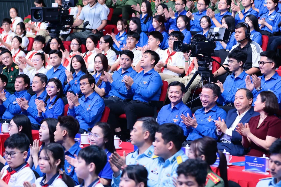 Nâng cao chất lượng nguồn nhân lực trẻ là yếu tố then chốt Nâng cao chất lượng nguồn nhân lực trẻ là yếu tố then chốt