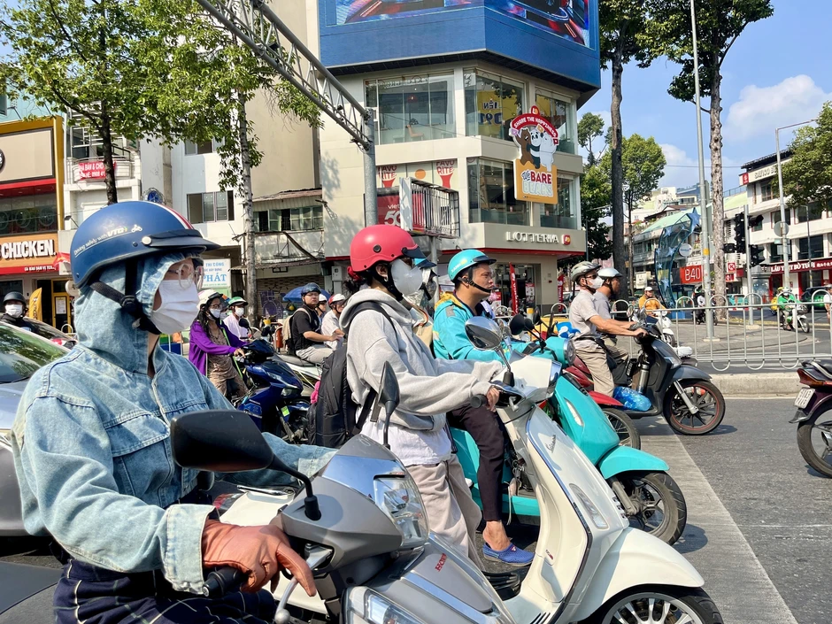 Nắng nóng tới mức nhức cả đầu: Cẩn trọng với những điều này… Nắng nóng tới mức nhức cả đầu: Cẩn trọng với những điều này…