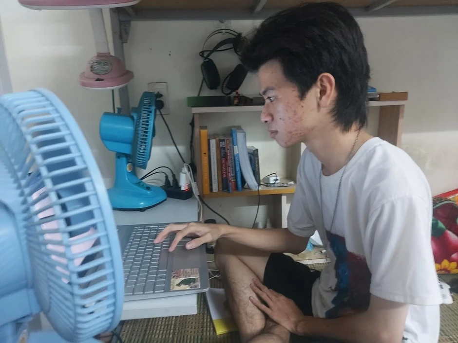 Nắng nóng vượt ngưỡng 40 độ C: Tiền điện tăng cao, nhìn hóa đơn mà... chóng mặt Nắng nóng vượt ngưỡng 40 độ C: Tiền điện tăng cao, nhìn hóa đơn mà... chóng mặt