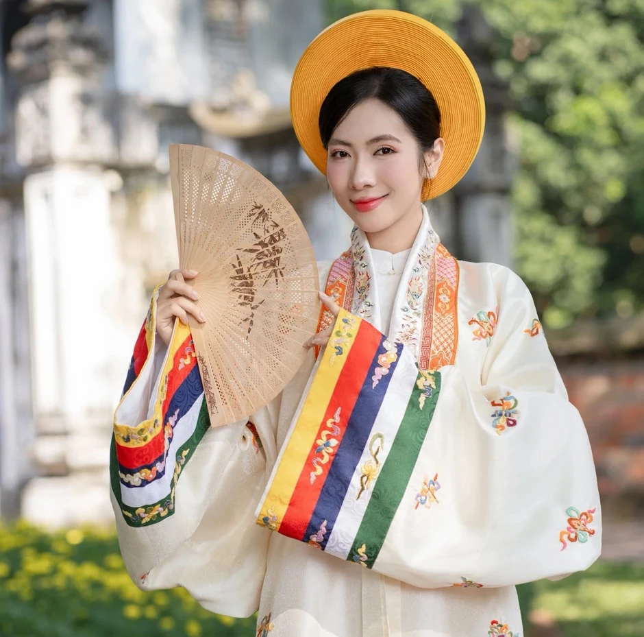 Ngày 8.3: Những 'bông hoa' gen Z xinh đẹp, giỏi giang Ngày 8.3: Những 'bông hoa' gen Z xinh đẹp, giỏi giang