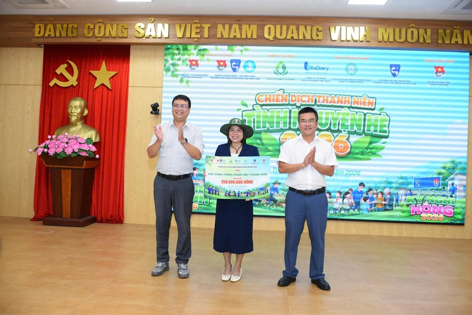 Ngày cao điểm tuổi trẻ Huế hỗ trợ sinh kế, chăm lo người dân vùng cao Ngày cao điểm tuổi trẻ Huế hỗ trợ sinh kế, chăm lo người dân vùng cao