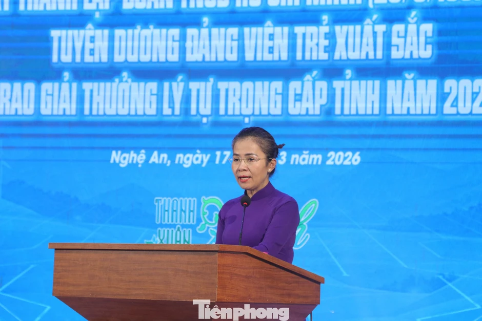 Nghệ An: Tuyên dương đảng viên trẻ xuất sắc và trao giải thưởng Lý Tự Trọng năm 2026 Nghệ An: Tuyên dương đảng viên trẻ xuất sắc và trao giải thưởng Lý Tự Trọng năm 2026