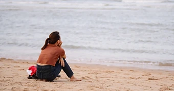 Nghịch lý ngày càng phổ biến: Cô đơn trong hôn nhân