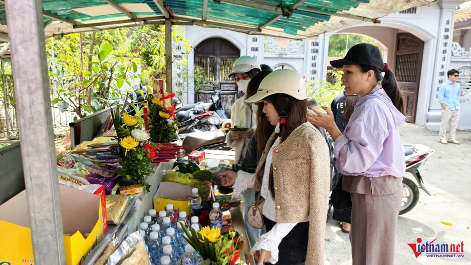 Ngôi chùa 1.000 năm tuổi ở Ninh Bình thu hút giới trẻ đến cầu duyên đầu năm Ngôi chùa 1.000 năm tuổi ở Ninh Bình thu hút giới trẻ đến cầu duyên đầu năm