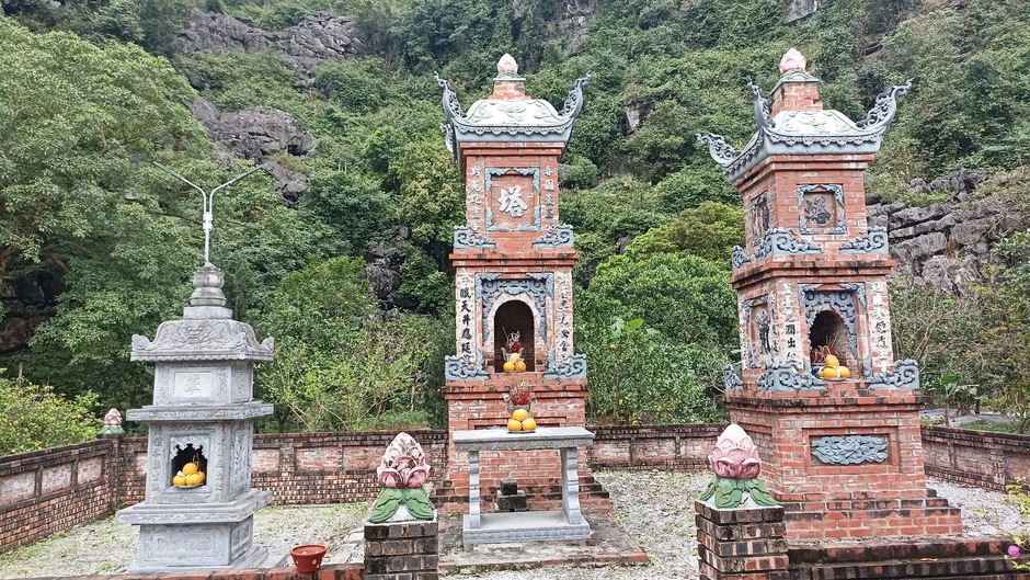 Ngôi chùa 1.000 năm tuổi ở Ninh Bình thu hút giới trẻ đến cầu duyên đầu năm Ngôi chùa 1.000 năm tuổi ở Ninh Bình thu hút giới trẻ đến cầu duyên đầu năm