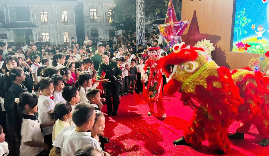 Người lính Biên phòng kết nối Trung thu yêu thương nơi biên cương Tổ quốc Người lính Biên phòng kết nối Trung thu yêu thương nơi biên cương Tổ quốc