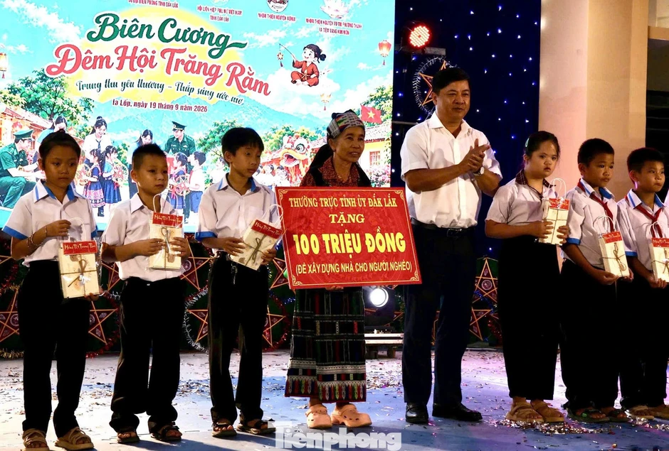 Người lính Biên phòng kết nối Trung thu yêu thương nơi biên cương Tổ quốc Người lính Biên phòng kết nối Trung thu yêu thương nơi biên cương Tổ quốc