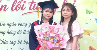 Người mẹ ở Thái Nguyên gây sốt vì trẻ trung như chị em sinh đôi với con gái