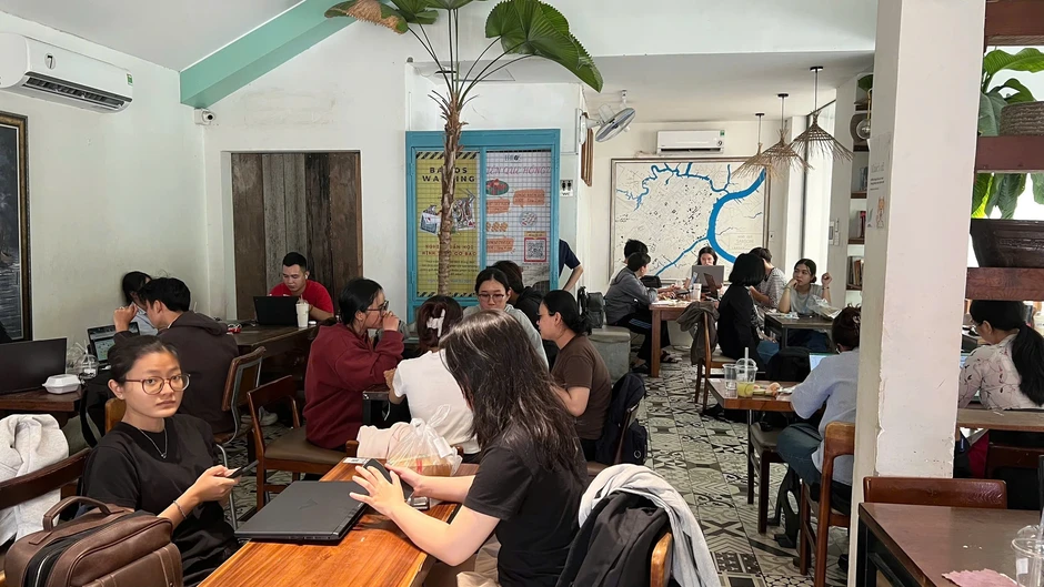 Người trẻ chi bao nhiêu cho việc ngồi quán cà phê mỗi tuần?