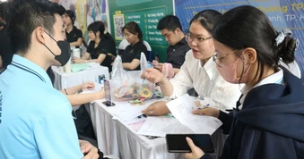 Người trẻ đi làm nhưng không muốn gắn bó lâu dài, doanh nghiệp ứng phó sao?