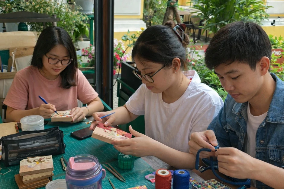 Người trẻ đi làm thêm dịp hè không chỉ vì tiền, tại sao? Người trẻ đi làm thêm dịp hè không chỉ vì tiền, tại sao?