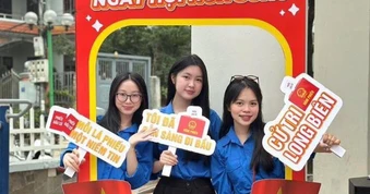 Người trẻ Hà Nội tạo bất ngờ trong ngày trọng đại của đất nước