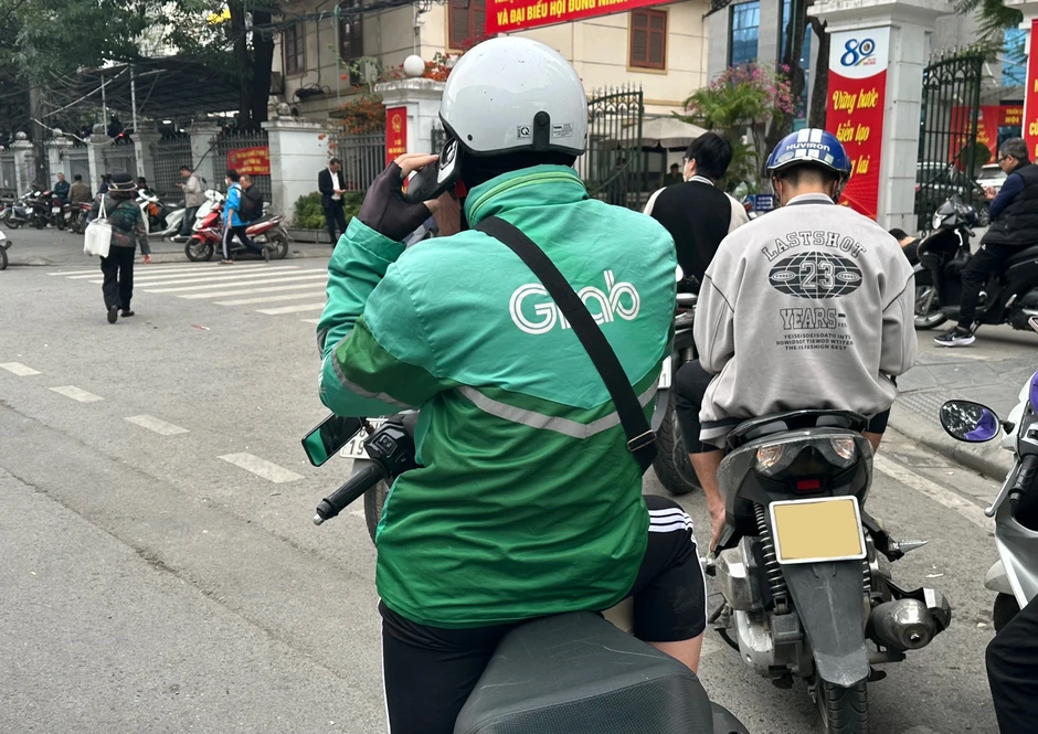 Người trẻ xoay xở chống 'bão giá' Người trẻ xoay xở chống 'bão giá'
