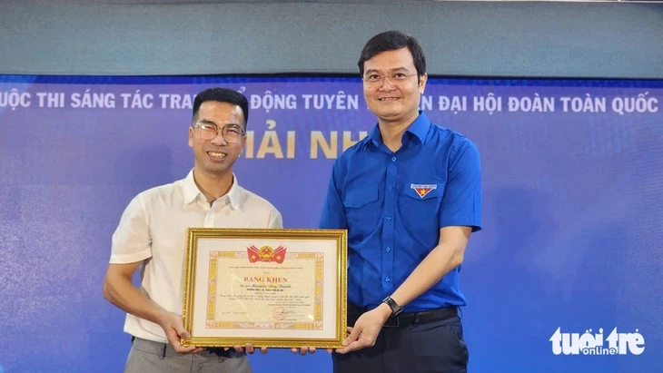 Nguyễn Duy Thành giành giải nhất thi Sáng tác tranh cổ động, tuyên truyền Đại hội Đoàn toàn quốc Nguyễn Duy Thành giành giải nhất thi Sáng tác tranh cổ động, tuyên truyền Đại hội Đoàn toàn quốc